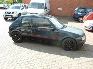 Peugeot 205 GTI-6 2.0 16v - 6 speed